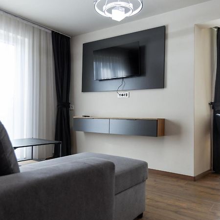 Vetus Hotel Pristina Eksteriør billede