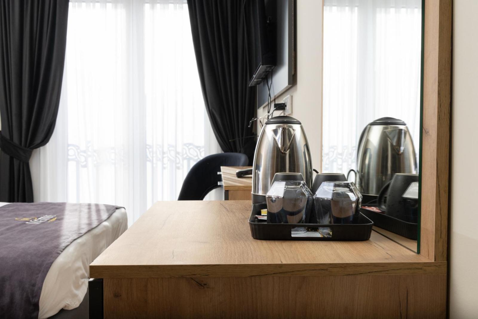 Vetus Hotel Pristina Eksteriør billede