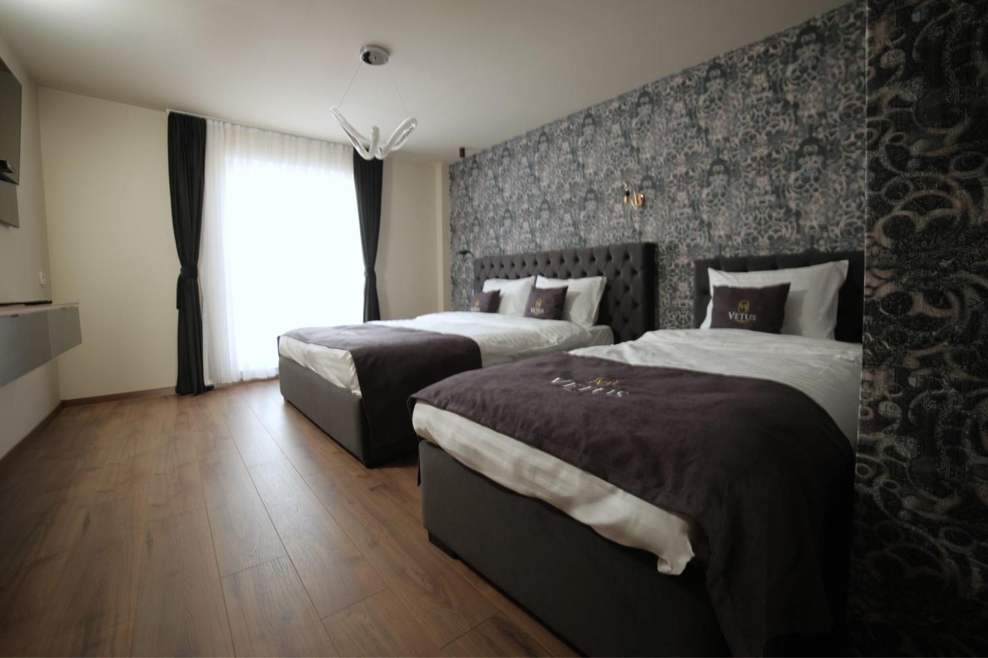 Vetus Hotel Pristina Eksteriør billede