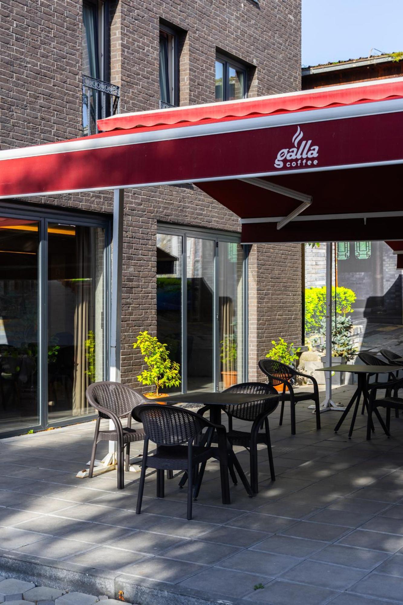 Vetus Hotel Pristina Eksteriør billede