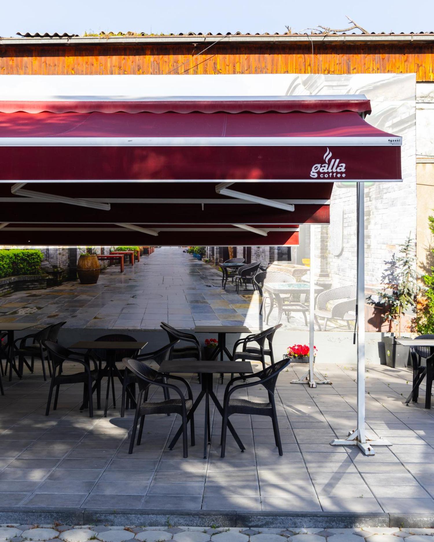 Vetus Hotel Pristina Eksteriør billede
