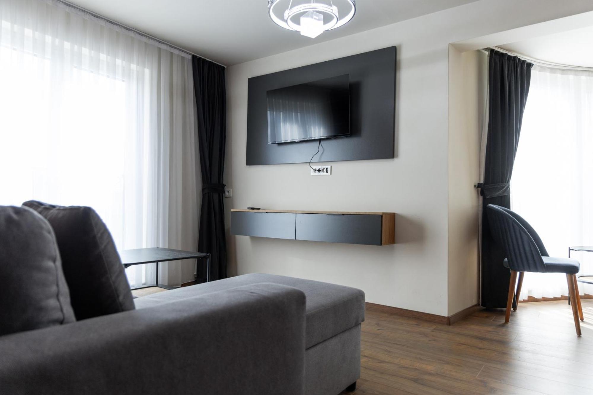 Vetus Hotel Pristina Eksteriør billede